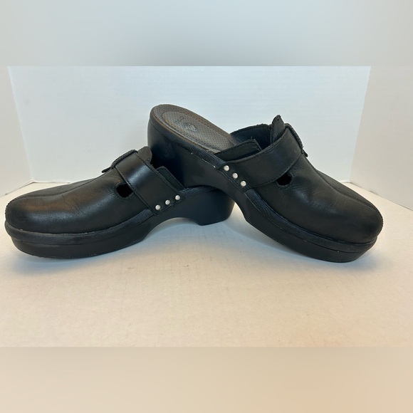 Crocs Women's Size 10 Shoes Cobbler Buckle Clog Mules Black Leather 15513 - Picture 3 of 11